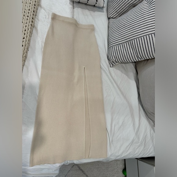 Blythe maxi skirt Pretty Lavish - Picture 4 of 6